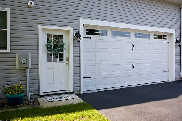 24/7 Emergency Garage Door Panel Replacement experts in Mount Olive, NC